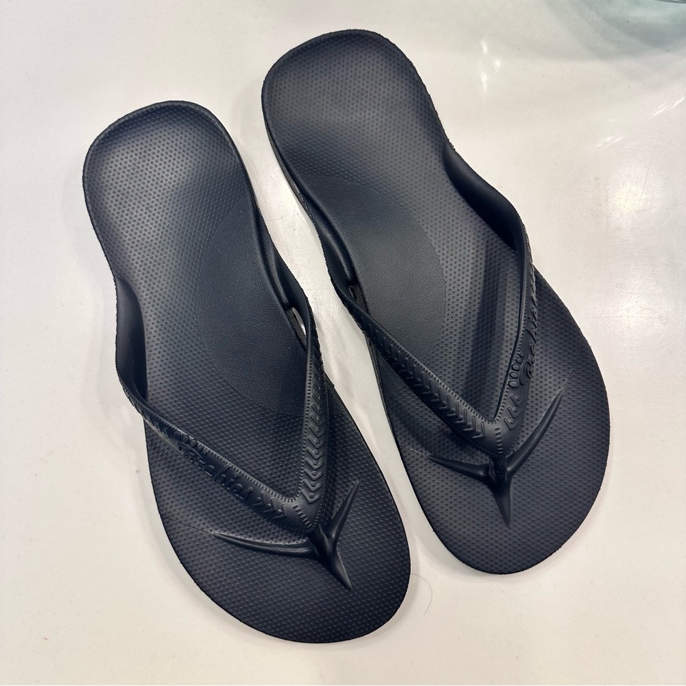 Archie’s Black Men's Flip-Flops